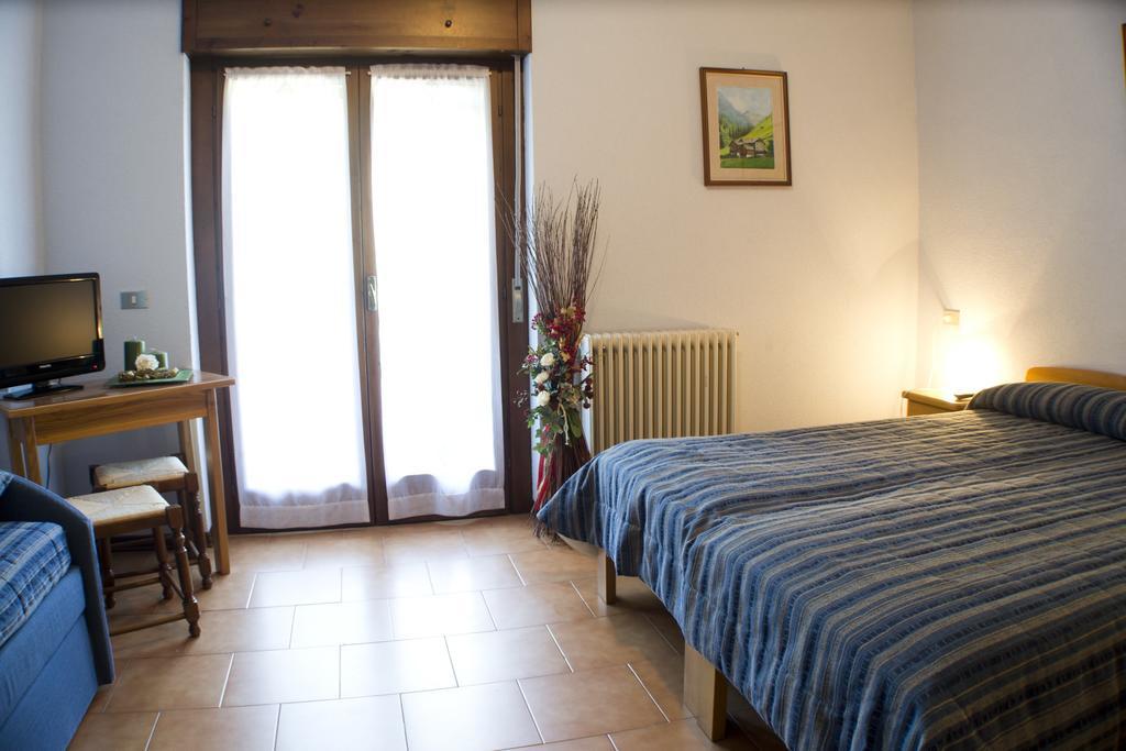 Park Hotel Bellevue Dimaro Room photo