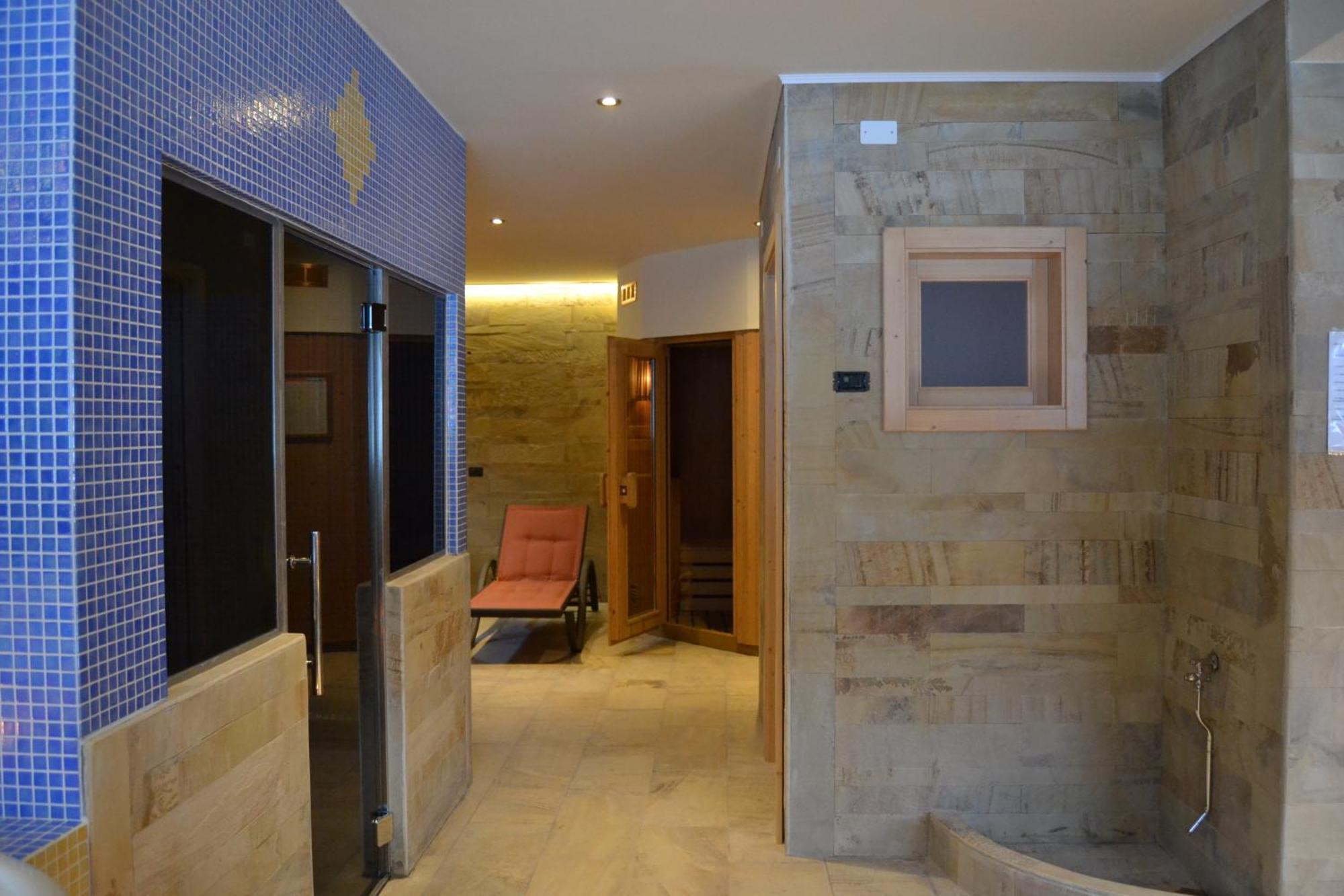 Park Hotel Bellevue Dimaro Exterior photo