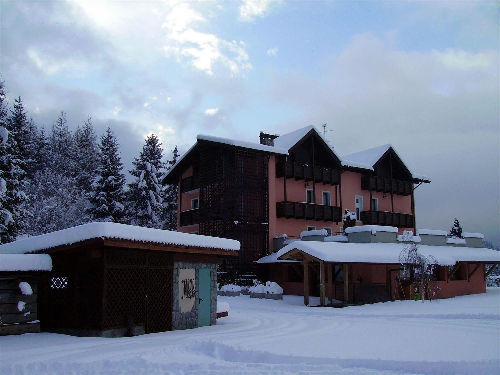Park Hotel Bellevue Dimaro Exterior photo