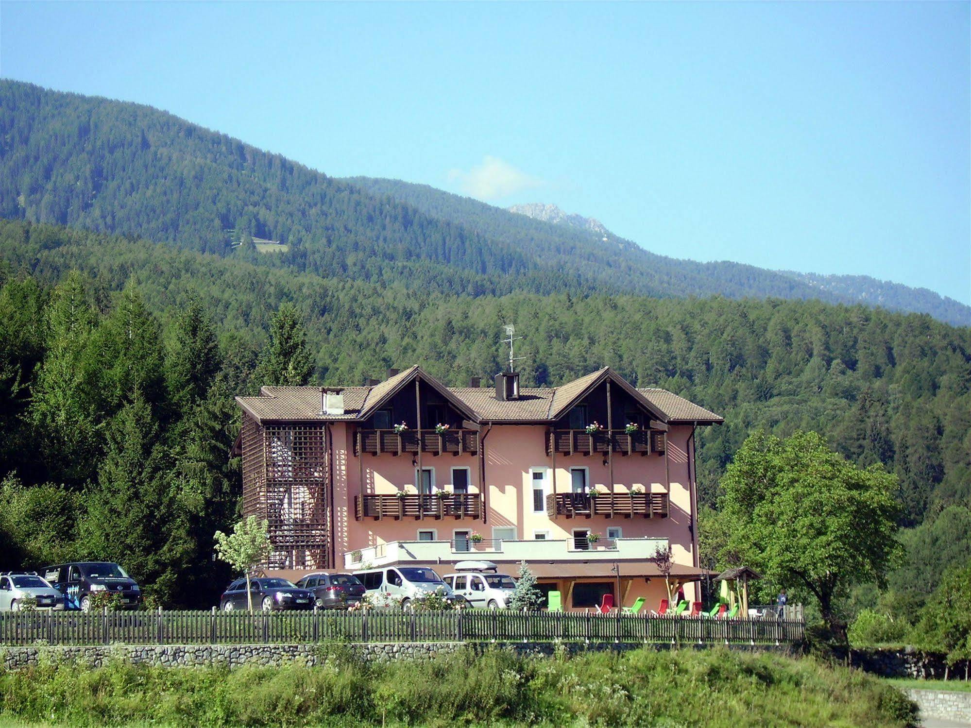 Park Hotel Bellevue Dimaro Exterior photo
